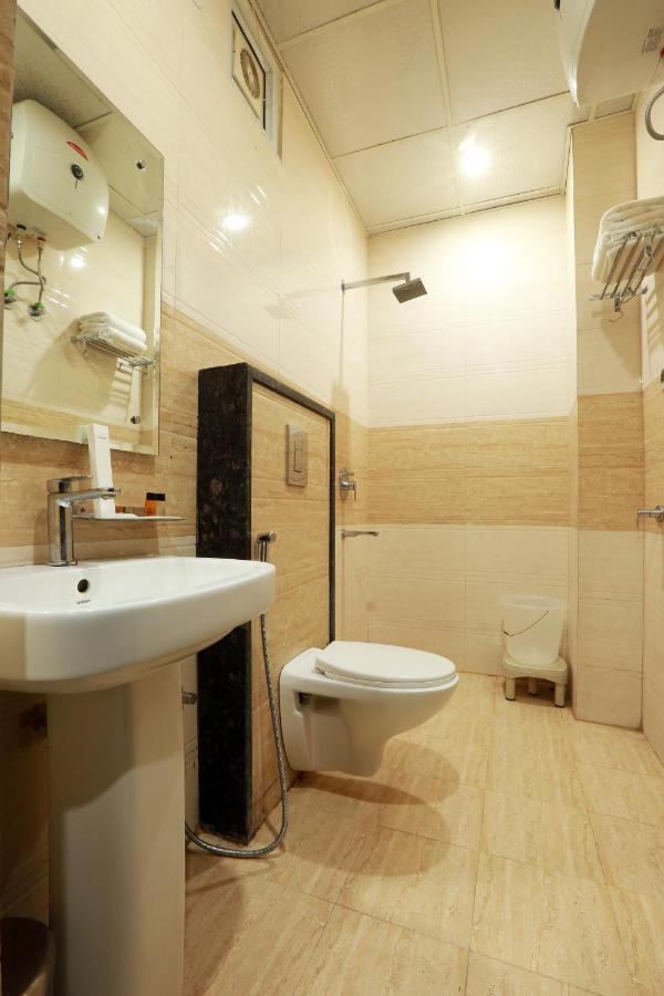 Hotel Qualia Suites At Delhi Airport Nova Deli Exterior foto