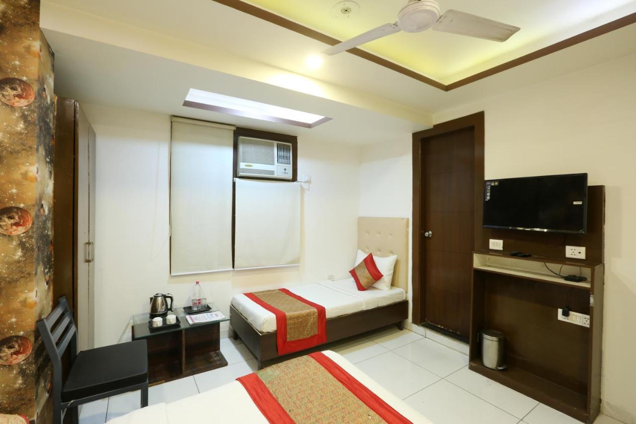Hotel Qualia Suites At Delhi Airport Nova Deli Exterior foto
