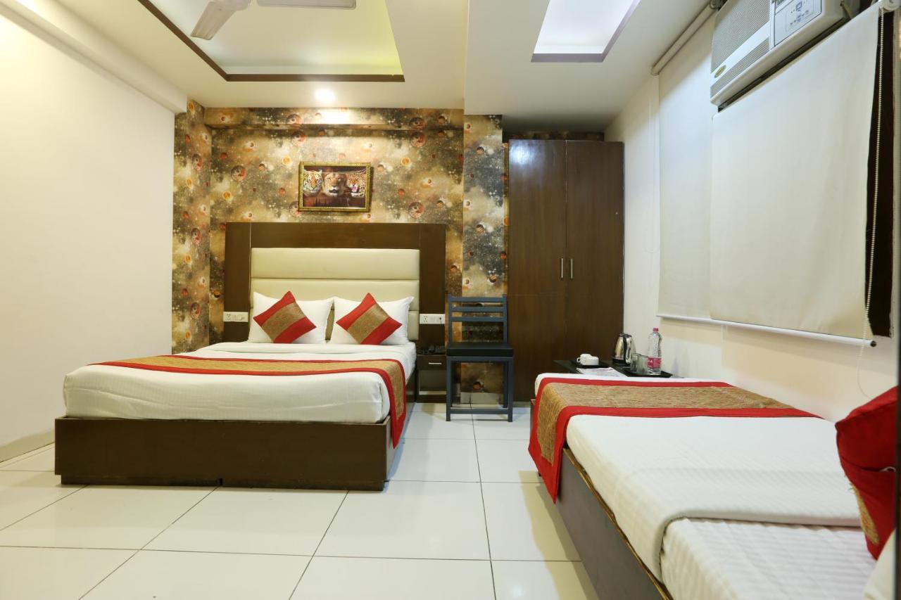 Hotel Qualia Suites At Delhi Airport Nova Deli Exterior foto