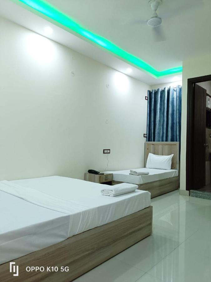 Hotel Qualia Suites At Delhi Airport Nova Deli Exterior foto